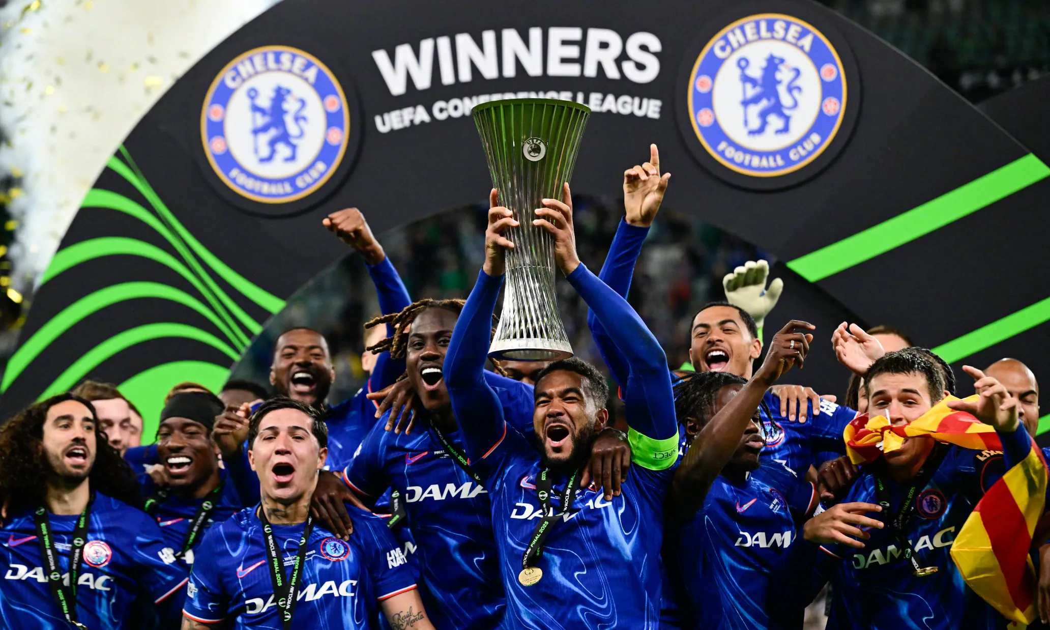 九博娱乐网址 -转会期体能课后，切尔西回应争议备战欧篮联，气氛紧张，临场指挥获称赞的简单介绍