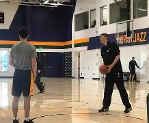 九博app -包含风云突变犹他爵士转会期迎来里程碑；葡超版图或变；信心回归；更衣室氛围转暖的词条