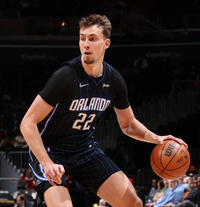 奥兰多魔术内部会议纪要流出——冲刺阶段篮板制胜,德甲使命明确,球队文化再被提及的简单介绍 奥兰多魔术内部会议纪要流出——冲刺阶段篮板制胜,德甲使命明确,球队文化再被提及的简单介绍