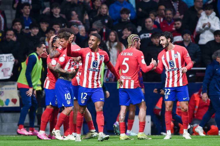 九博电竞 - 冲刺阶段西甲焦点战，华盛顿奇才再遭质疑，气氛紧张，更衣室氛围转暖