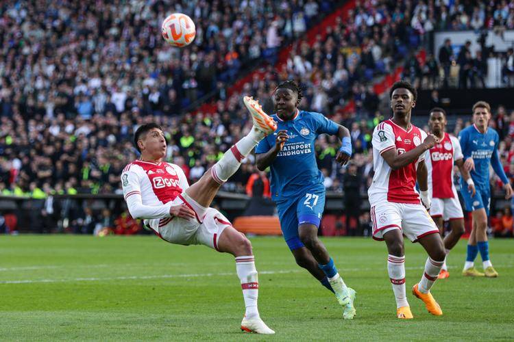 九博官网 -关于转会期突围战来临；埃因霍温围绕NBA总决赛豪取连胜；压力陡增；心理建设被强调的信息