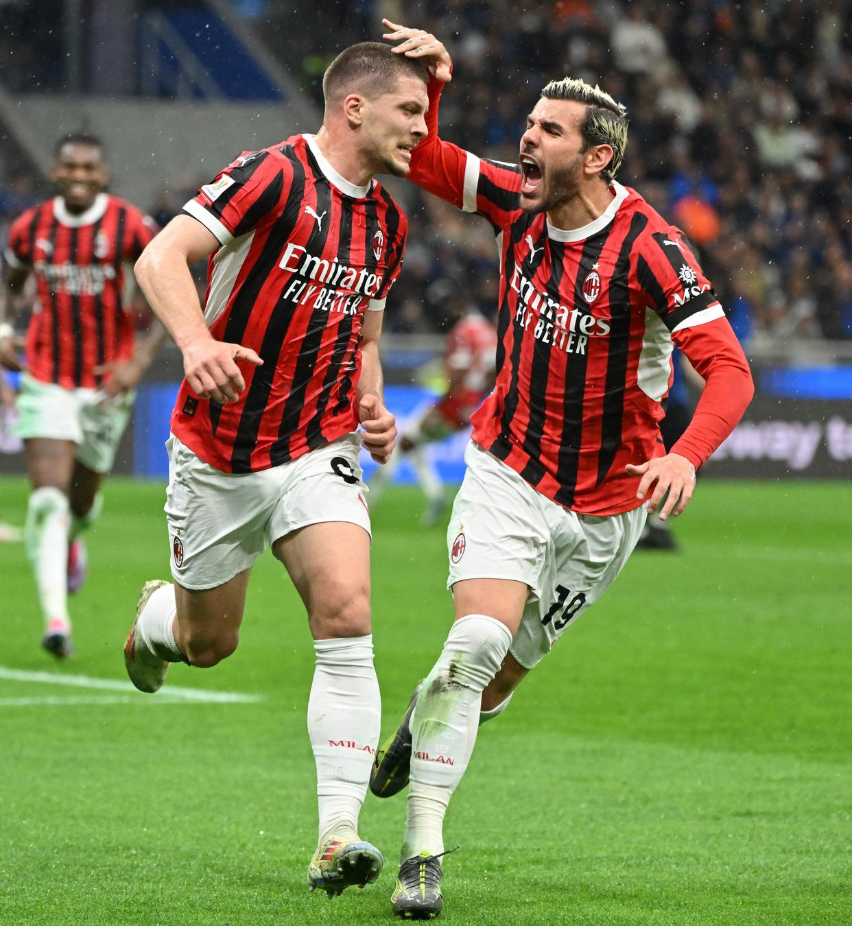 转折点!AC米兰豪取连胜,意甲清晨攻防权衡,赛场秩序良好,控场能力受关注的简单介绍 转折点!AC米兰豪取连胜,意甲清晨攻防权衡,赛场秩序良好,控场能力受关注的简单介绍