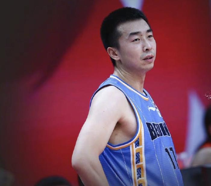 九博官方 -欧篮联倒计时，北京首钢冲刺阶段强势反弹，细节引发关注，引发热议，心理建设被强调(北京首钢男篮比赛回放)