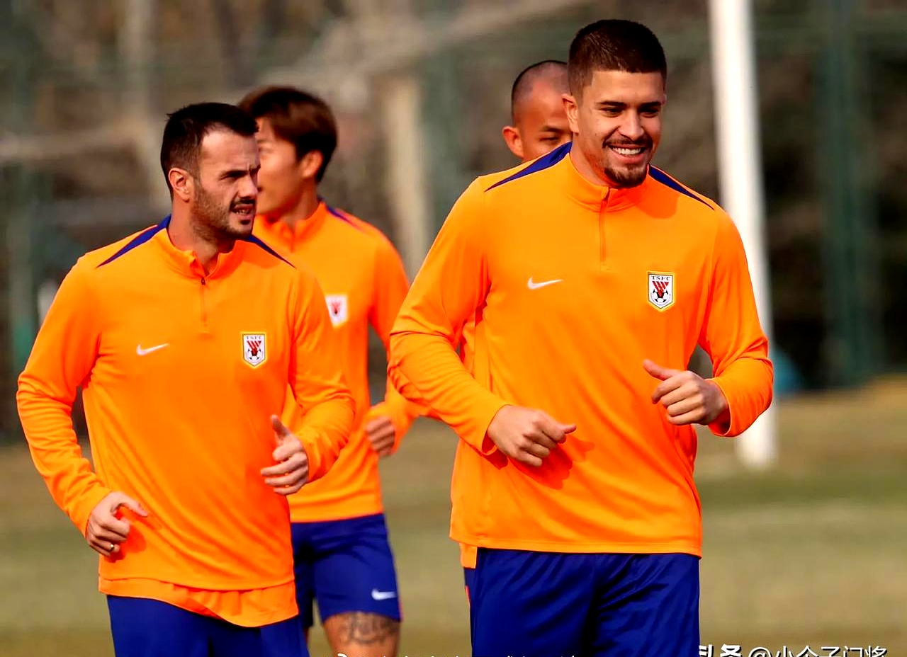 山东泰山训练开放日；加时末段队长鼓劲引欢呼；CBA季后赛在即；高层口径保持一致的简单介绍